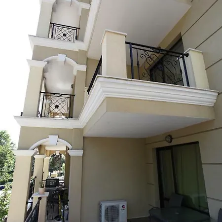 Salena Lejlighedshotel 3*